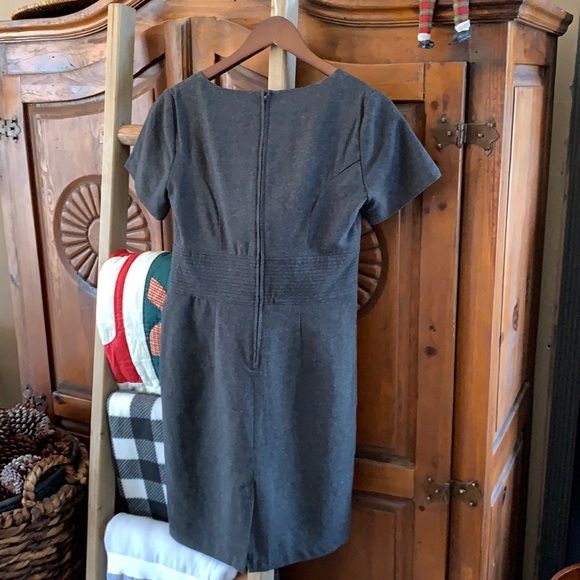 Wool look dress by Merona, Size 4, very flattering for casual dress - Picture 2 of 4